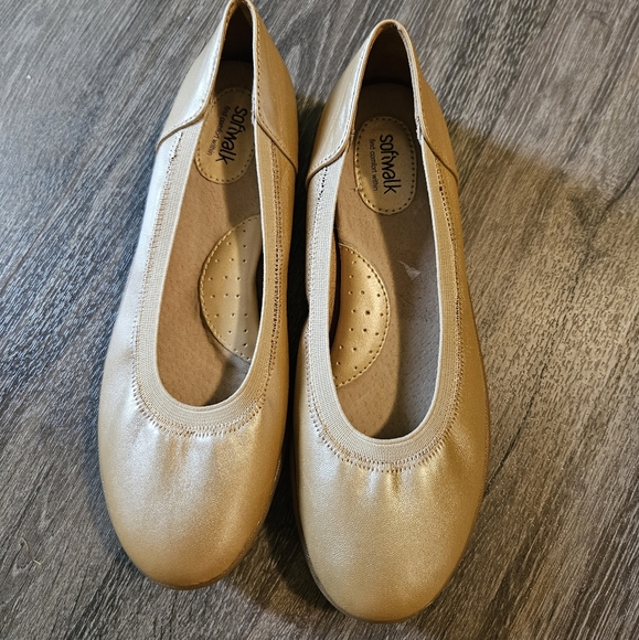 SoftWalk Women's Hampshire leather gold Flat size 6 ARCH SUPPORT - Picture 7 of 7